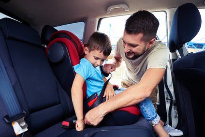 Kindersicherheit im Auto mit Kindersitz und Babyschale!